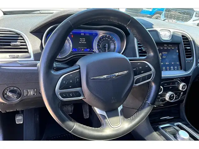 2019 Chrysler 300 300 Touring L | Heated Leather Panoroof | RWD - Photo 13