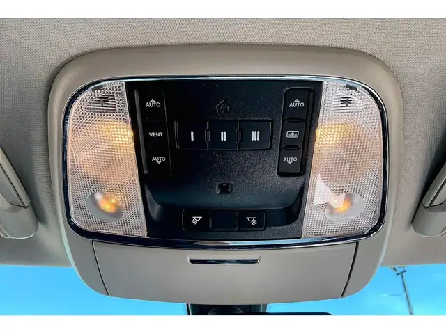 2019 Chrysler 300 300 Touring L | Heated Leather Panoroof | RWD - Photo 16