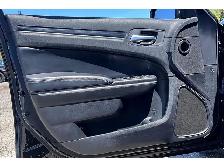 2019 Chrysler 300 300 Touring L | Heated Leather Panoroof | RWD - Photo 18