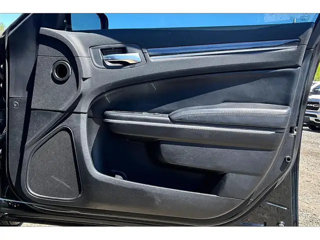 2019 Chrysler 300 300 Touring L | Heated Leather Panoroof | RWD - Photo 19