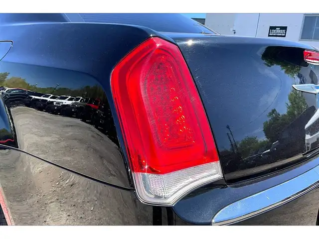 2019 Chrysler 300 300 Touring L | Heated Leather Panoroof | RWD - Photo 30