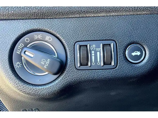 2019 Chrysler 300 300 Touring L | Heated Leather Panoroof | RWD - Photo 31
