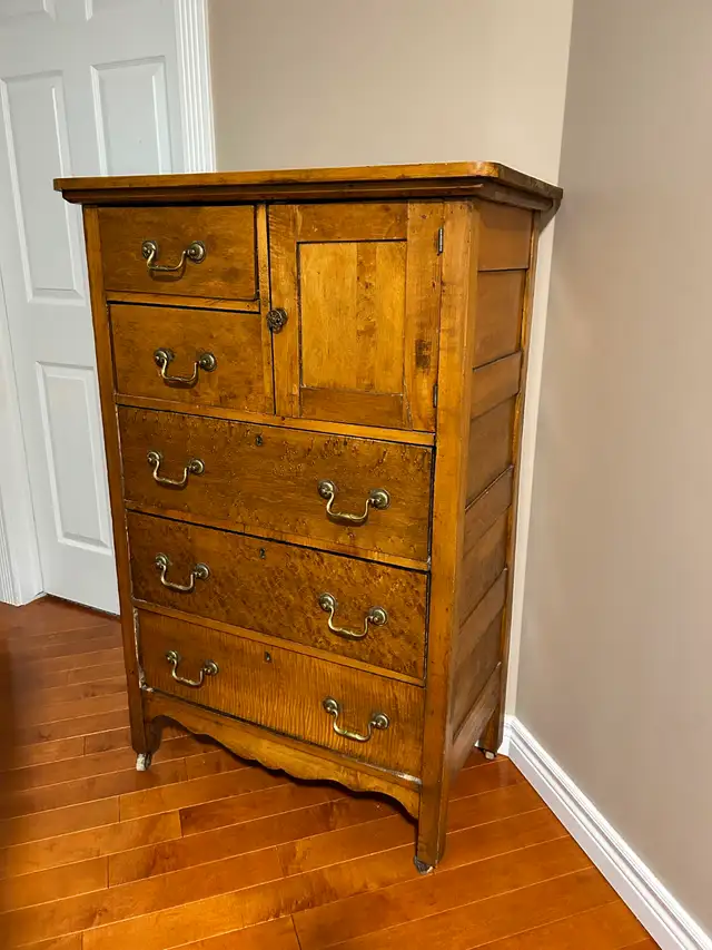 Dresser Antique
