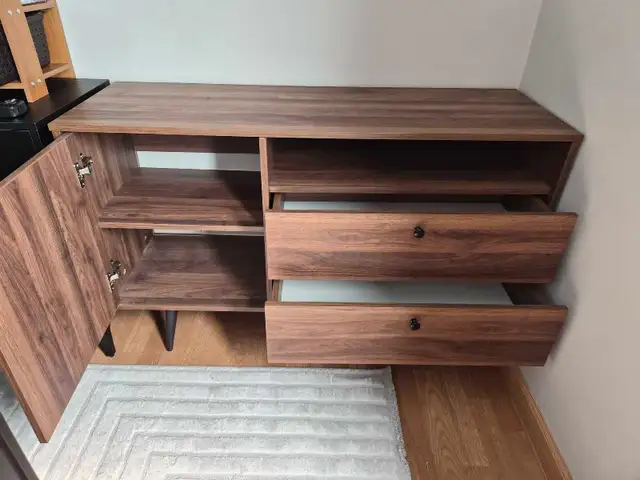 Free Sideboard - Photo 2