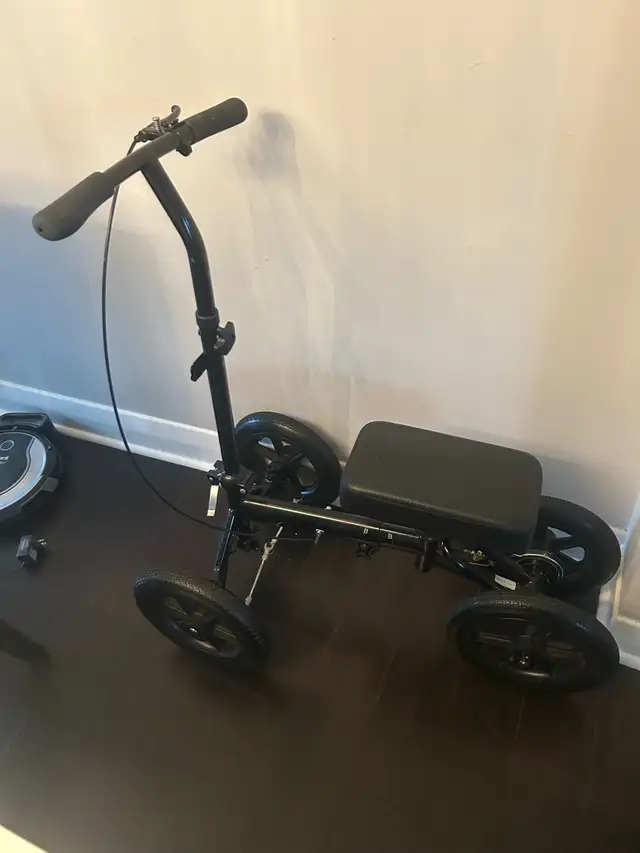 Knee scooter