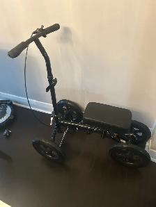 Knee scooter