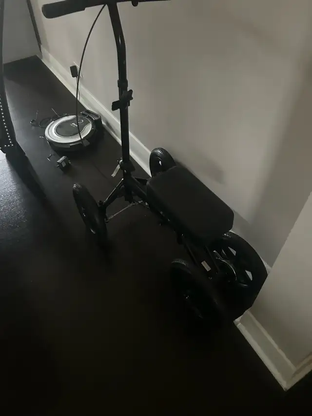 Knee scooter - Photo 3