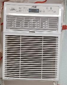 WINDOW AIRCONDITIONER