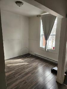 large 3 1/2   backyerd at downtown montreal logement for rent - Photo 6