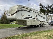 SWEET MOBILE SUITES FIFTH WHEEL
