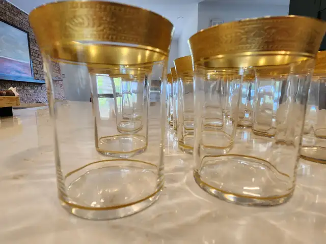 Set de 20 magnifiques verres fins vintage avec dorures - Photo 5