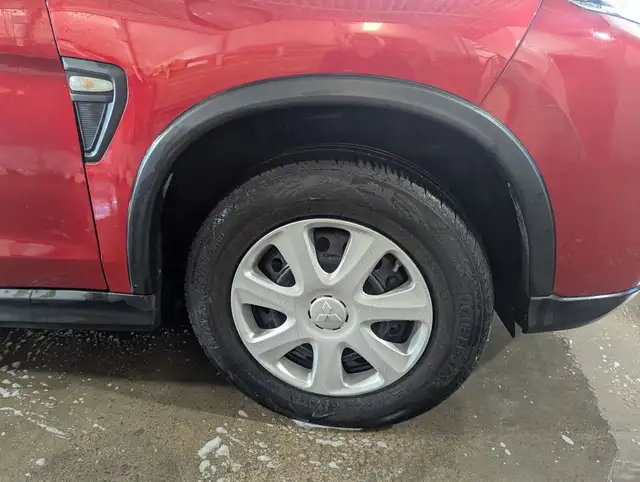 2022 Mitsubishi RVR ES AWD  SPORTY LOOKING SUV! - Photo 4