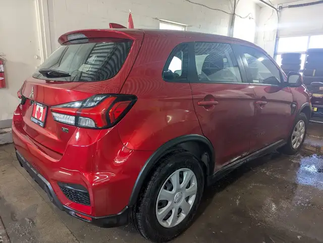 2022 Mitsubishi RVR ES AWD  SPORTY LOOKING SUV! - Photo 5