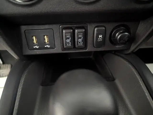 2022 Mitsubishi RVR ES AWD  SPORTY LOOKING SUV! - Photo 17