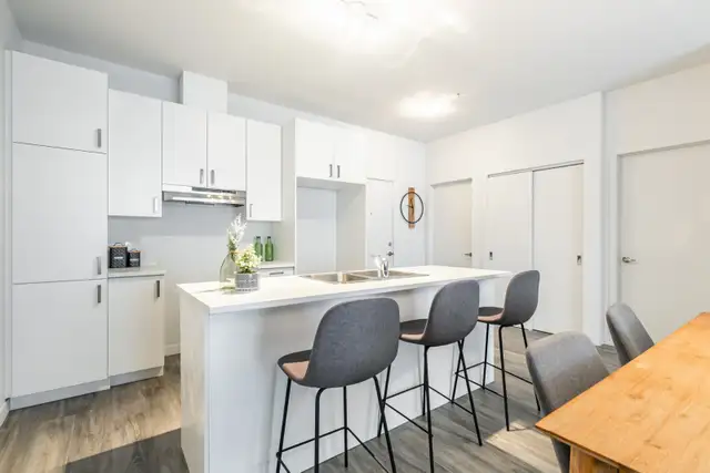 3 ½ Logement avec Piscine & Gym – Châteauguay – Libre Maintenant