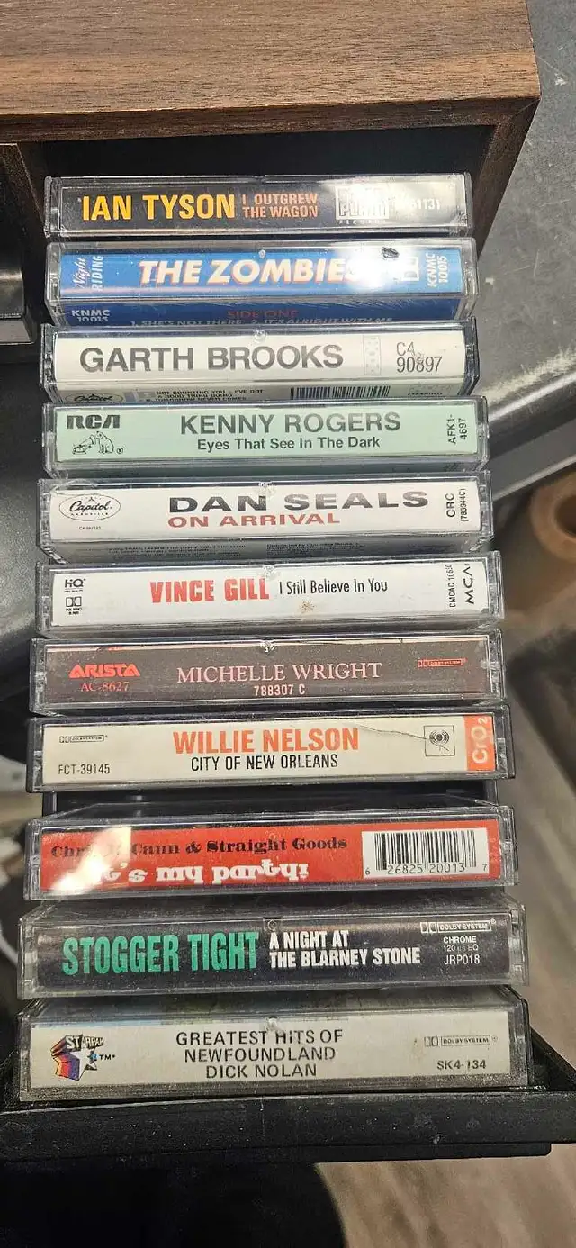 59 Assorted Tape Cassettes - Photo 9