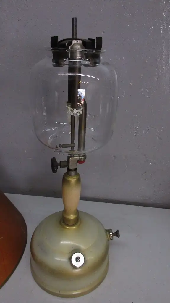 Canadian Coleman 159 Lamp With 355 & Shade - $250 - Photo 4