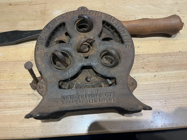 Antique 1911 The New Era Rope Machine - Photo 2