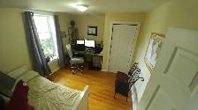 Dufferin Grove apartment in house, with two bedrooms, maybe 3! - Photo 5