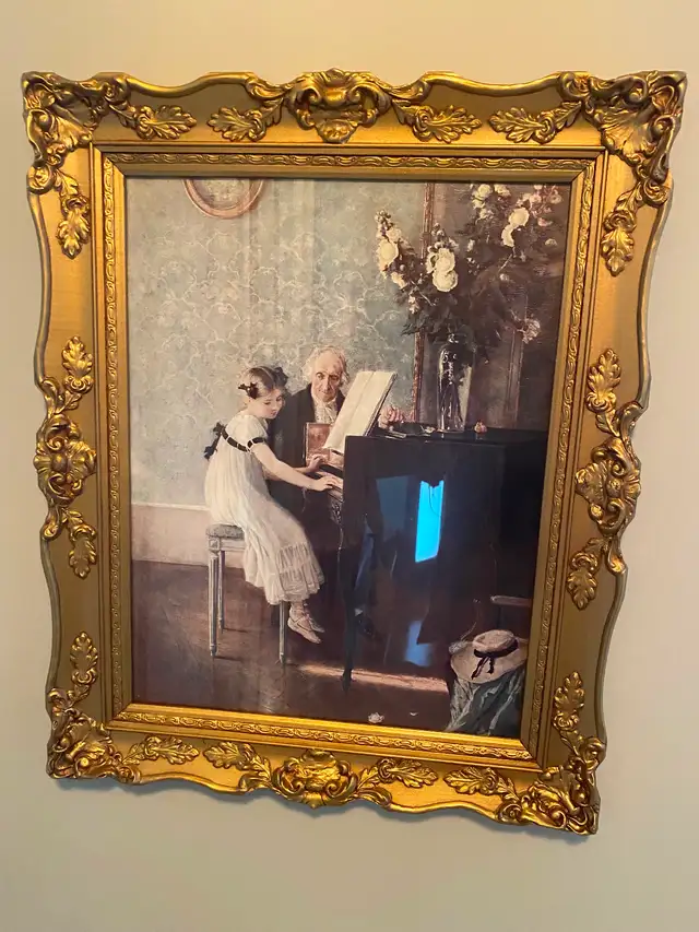 Pictures & Home Decor - Photo 10