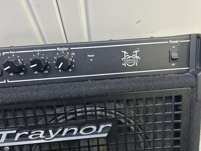 Traynor DW10 10" 200 Watt Combo Drum Amplifier - Photo 4