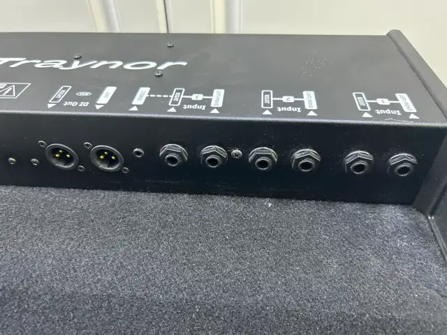 Traynor DW10 10" 200 Watt Combo Drum Amplifier - Photo 6