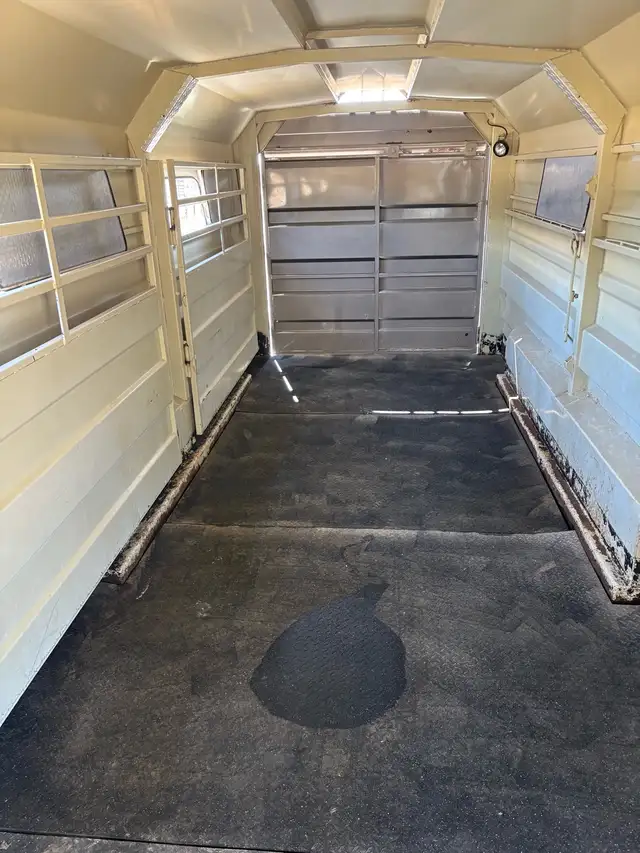 Norbert livestock trailer - Photo 6
