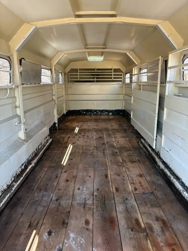 Norbert livestock trailer - Photo 8