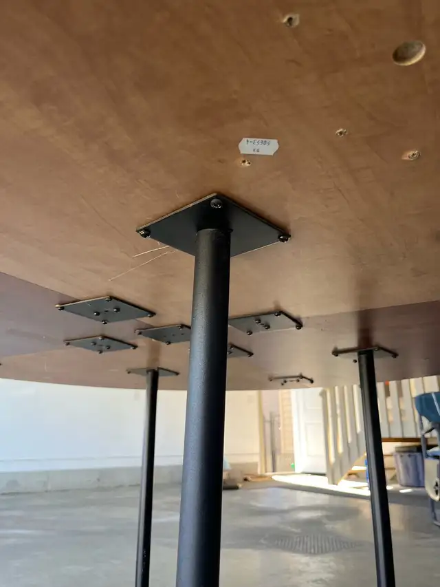 60" Table - Photo 3