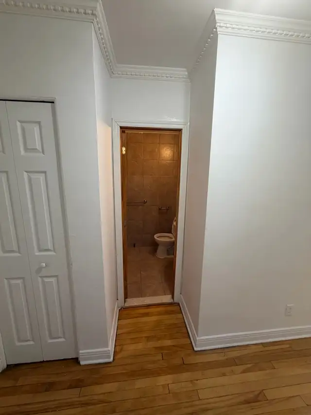 COZY 2½ APARTMENT FOR RENT – PRIME MONTREAL LOCATION - Photo 2