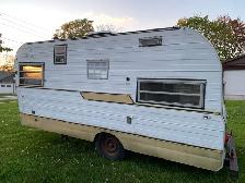 Vintage Retro Golden Falcon Camper - Photo 3