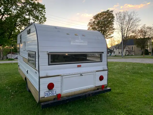 Vintage Retro Golden Falcon Camper - Photo 4