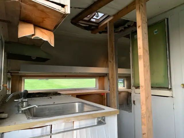 Vintage Retro Golden Falcon Camper - Photo 5