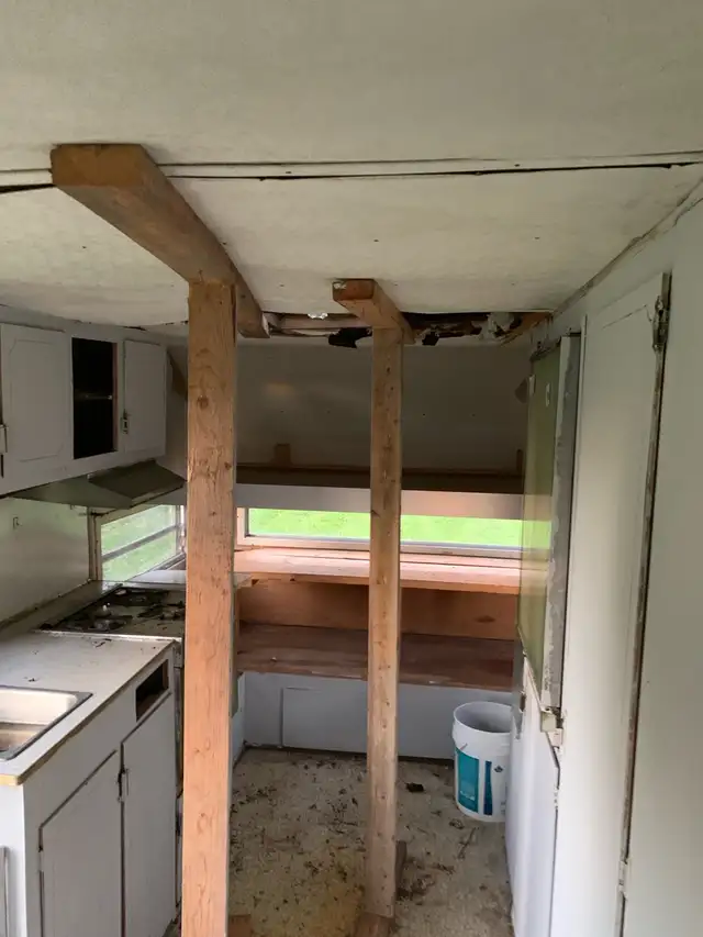 Vintage Retro Golden Falcon Camper - Photo 7