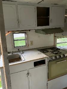 Vintage Retro Golden Falcon Camper - Photo 8