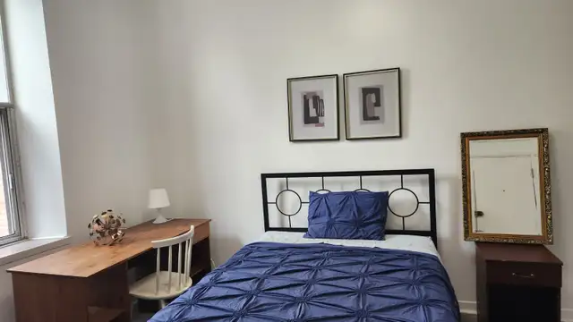 Chambre meublee bain prive-$760-Berri-Uqam-Room w private bath