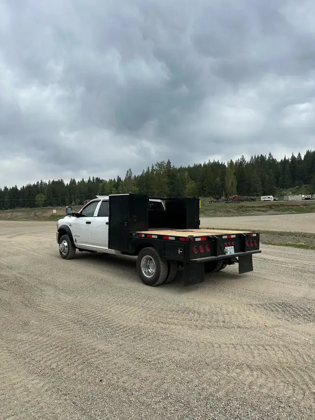 2019 Dodge truck - Photo 4