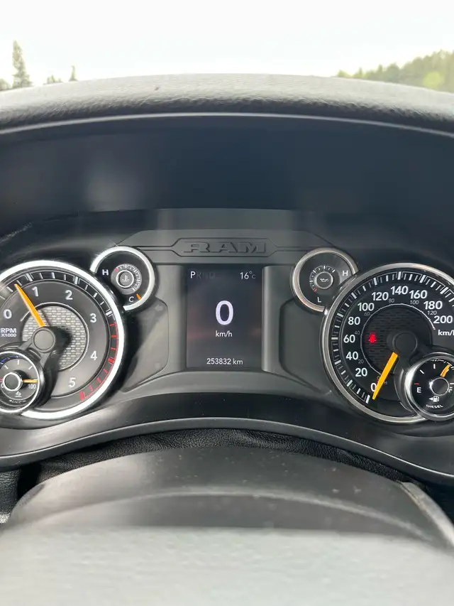 2019 Dodge truck - Photo 6