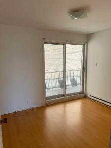 Grand 4 1 / 2, $1290/m, June 1，7721 Rue Lecourt (H1L3J6) - Photo 4
