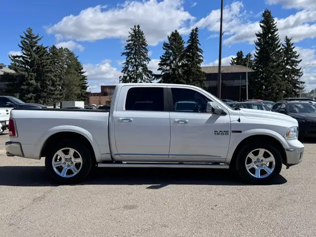 2016 RAM 1500 LIMITED CREW CAB – 3.0L ECO DIESEL – ACCIDENT FREE - Photo 4