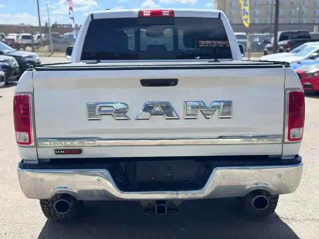 2016 RAM 1500 LIMITED CREW CAB – 3.0L ECO DIESEL – ACCIDENT FREE - Photo 6