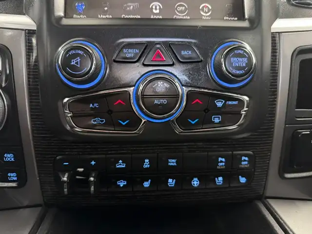 2016 RAM 1500 LIMITED CREW CAB – 3.0L ECO DIESEL – ACCIDENT FREE - Photo 12