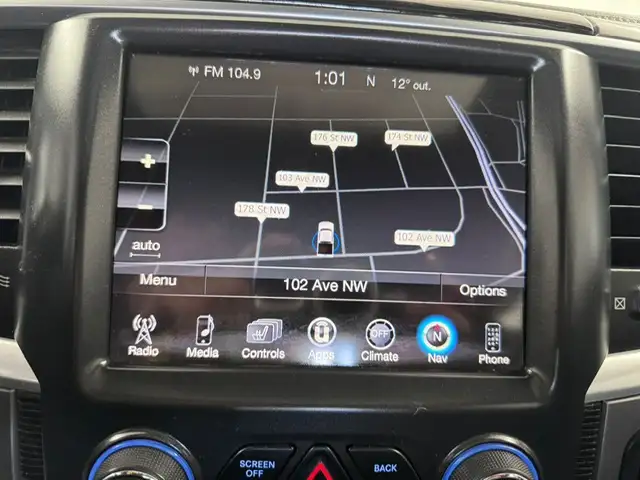 2016 RAM 1500 LIMITED CREW CAB – 3.0L ECO DIESEL – ACCIDENT FREE - Photo 13