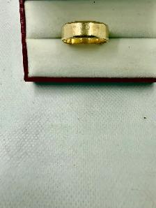 Men's 10K Gold Wedding Band~Size 9