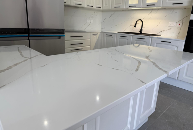 White Countertop With Grey Veins 437-522-8447 - Photo 3