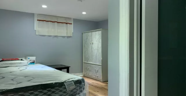 Room - Private bathroom - FEMALE only - Mohawk College- NOW