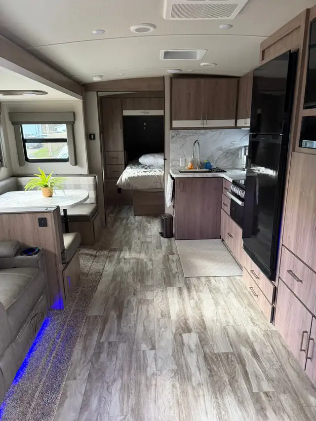 ✨ TURN KEY — 2021 Grand Design Imagine 2800BH ✨Asking $39,900 - Photo 2
