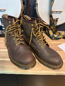 Dr. Marten Boots - new unworn - men’s