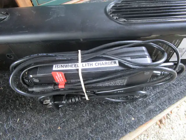 Practically New 26x4 Fat tire E-bike - must sell - Photo 7