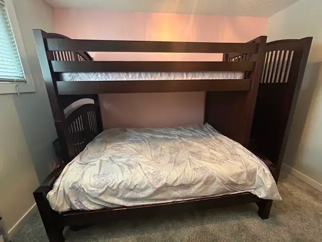Bunk Bed - twin over full